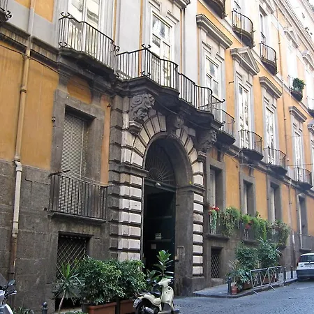 Apartment Palazzo Serra Di Cassano *